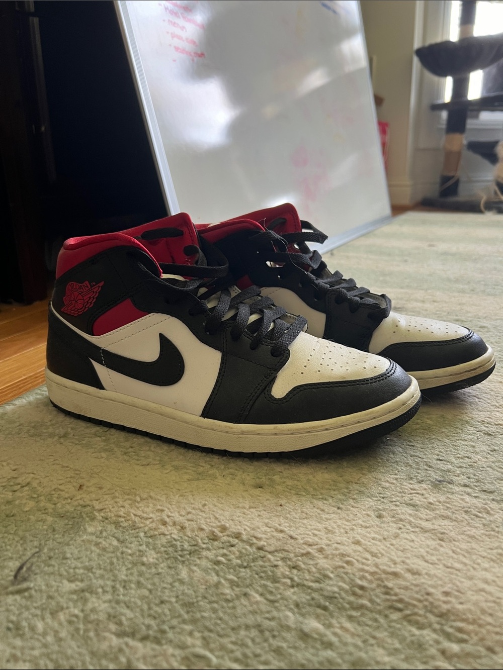 Nike Air Jordan 1 Mid - Black White Red